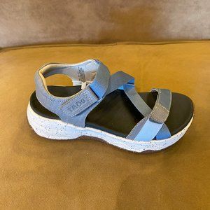 Taos - Super Z Blue Multi - Multiple Sizes (NEW W/ BOX)